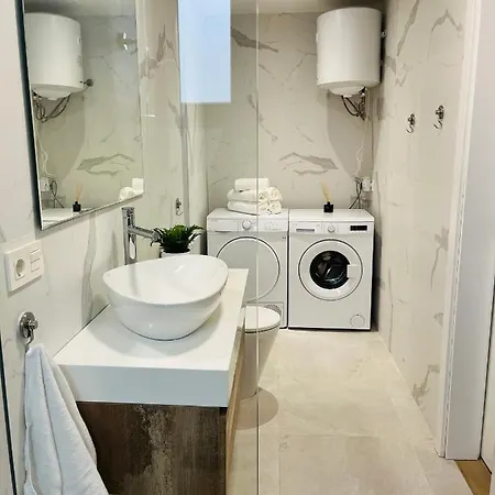 Premium La Strada Apartment